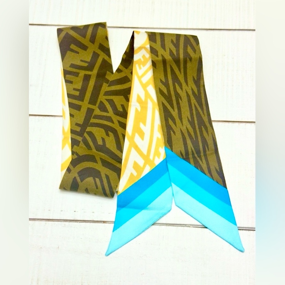 FENDI Silk Twill Scarf Vertigo Sarah Coleman Collab Fisheye - Picture 3 of 3